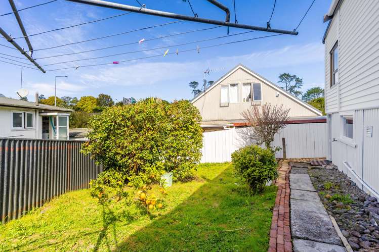 1042 Great North Road Point Chevalier_17
