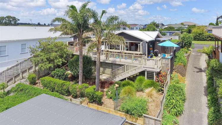 28 Crispe Road Clarks Beach_30