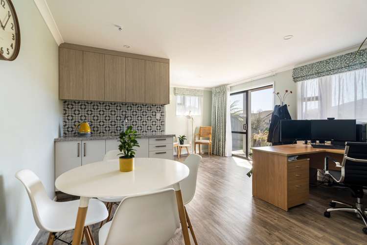 65 Washbourn Drive Richmond_13