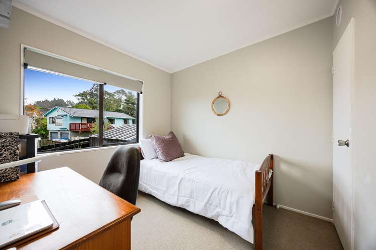 2/5 Witheford Drive Bayview_12
