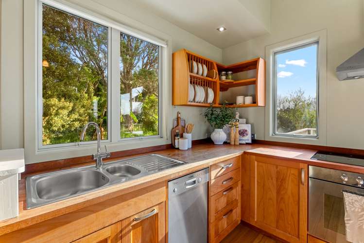 87 M Greenwood Road Leigh_11