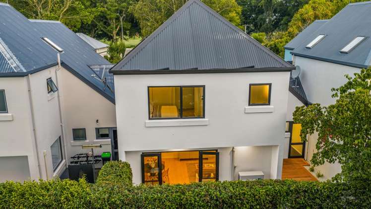 2/8 Mayfair Street Riccarton_34