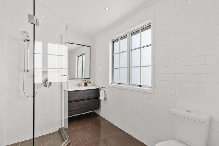 97B The Drive Epsom_17