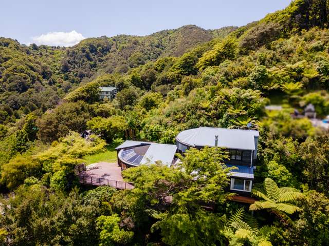 5 Whiorau Grove Lowry Bay_3