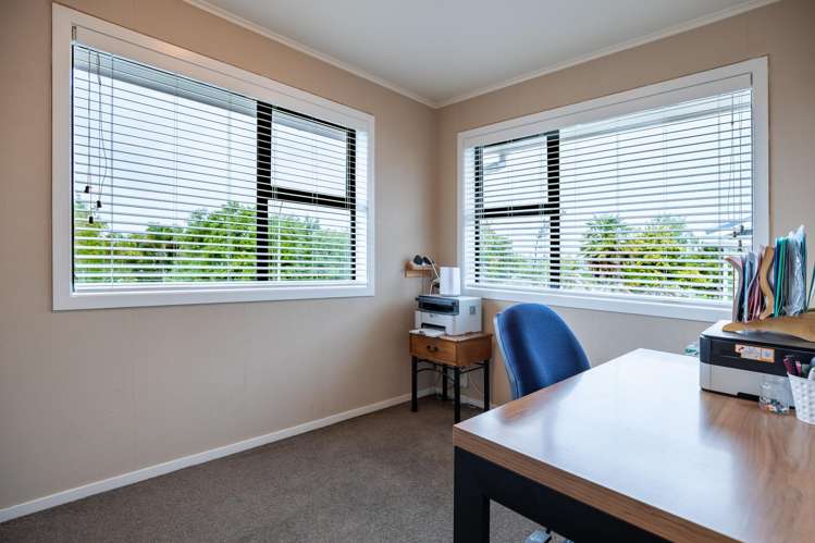 6 Resthill Crescent Glenview_14