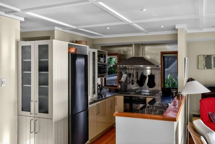 24 Garden Road Piha_24