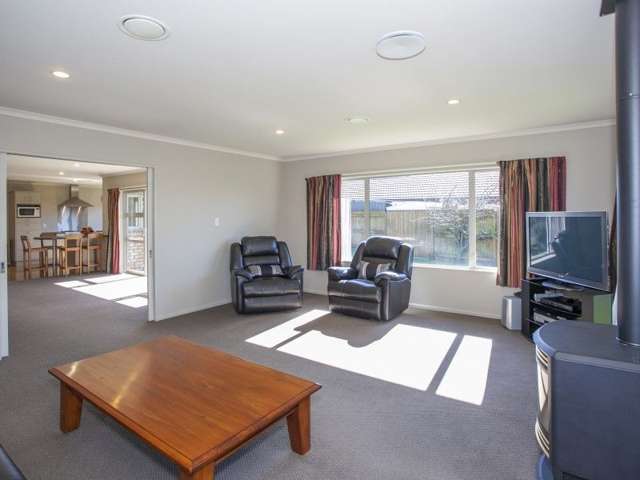 12 Brookside Close Highbury_4