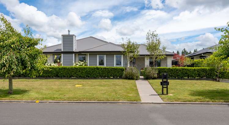 6 Noumea Drive Rangatira Park_11