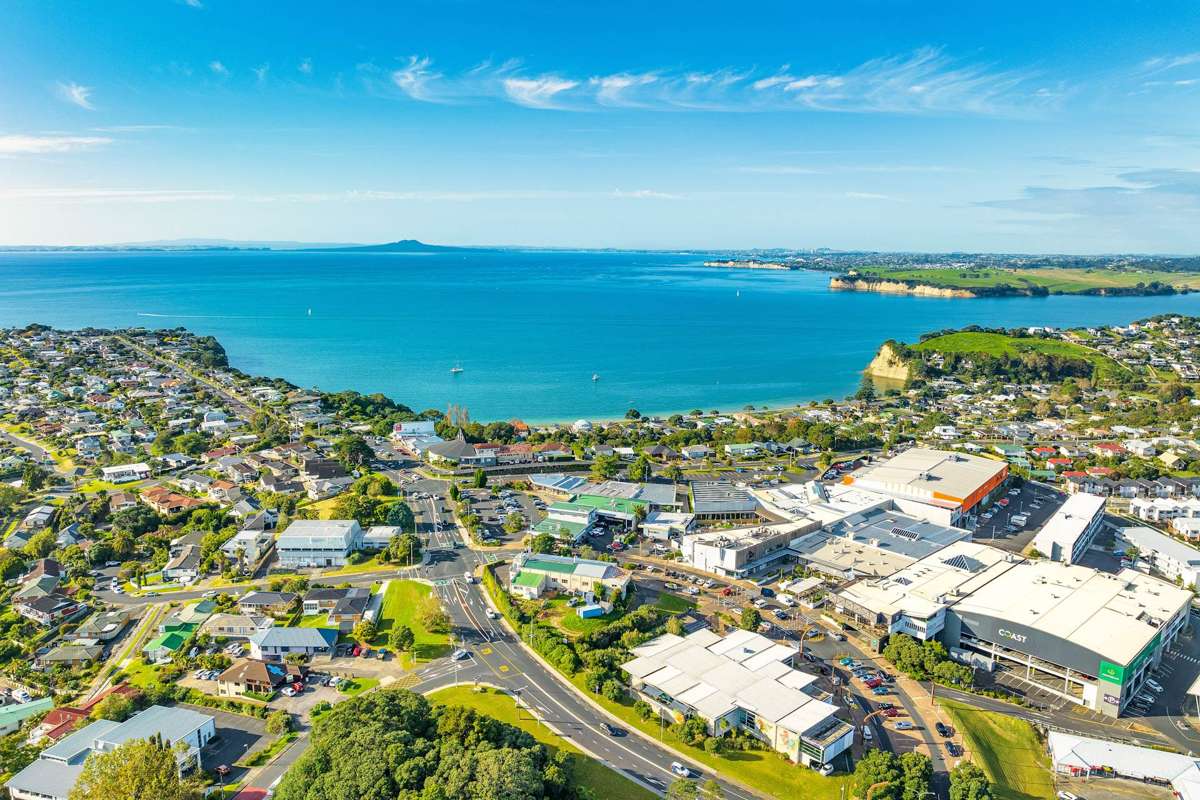 Unit B/747 Whangaparaoa Road_1