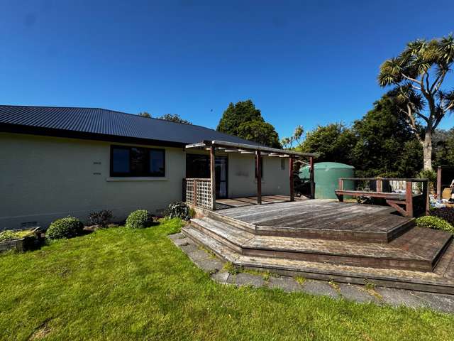 Otatara Oasis with Room to Roam