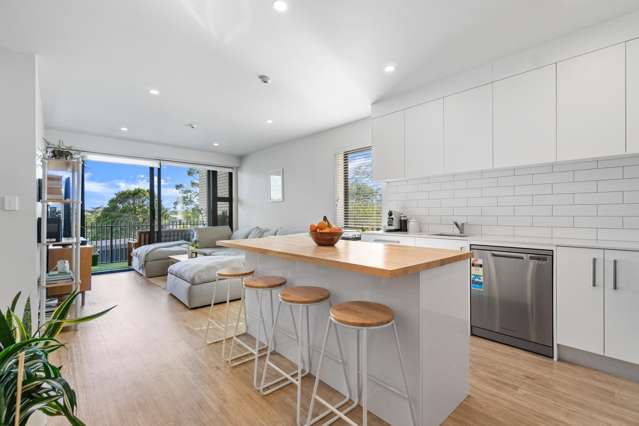 110/165 Lake Road Northcote_1