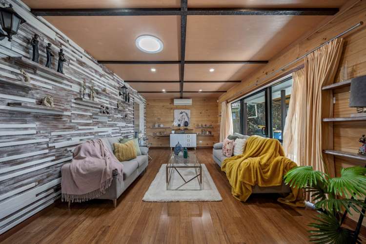 8 Papatahi Place Henderson_21