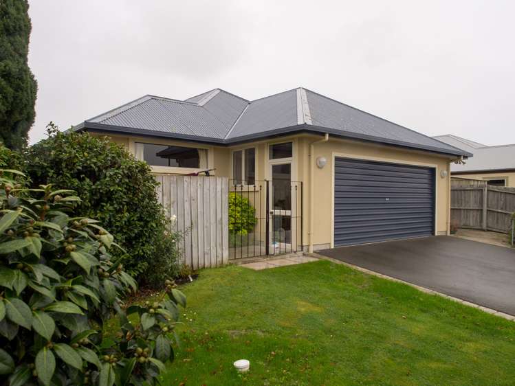 155 Pages Road Marchwiel_23