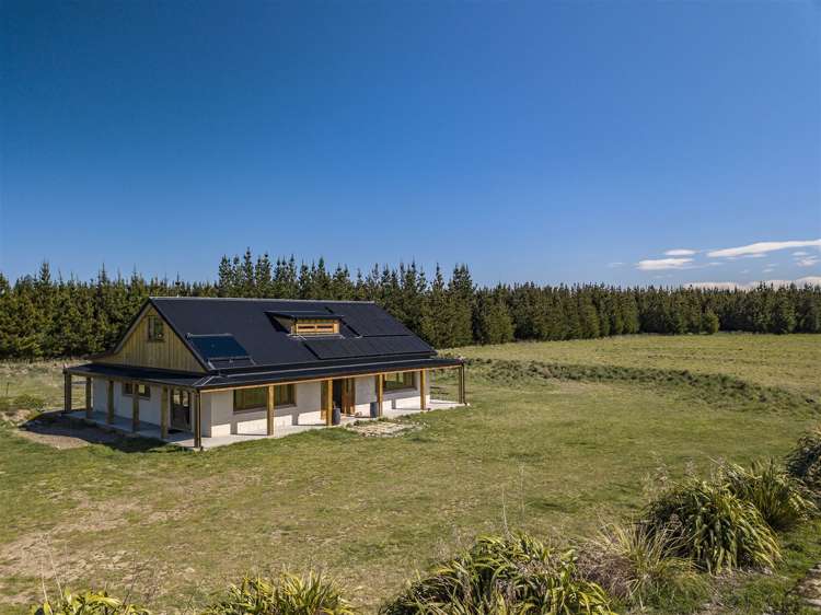 2581 South Eyre Road West Eyreton_16