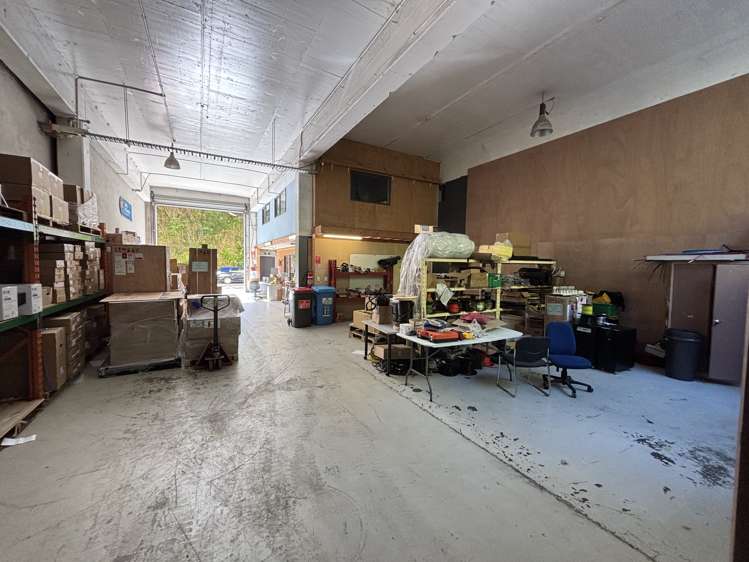 2/5B Lower Tyers Road Ngauranga_1