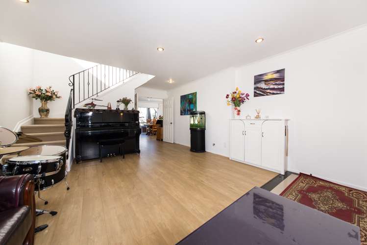 73 Mandival Avenue Flat Bush_13