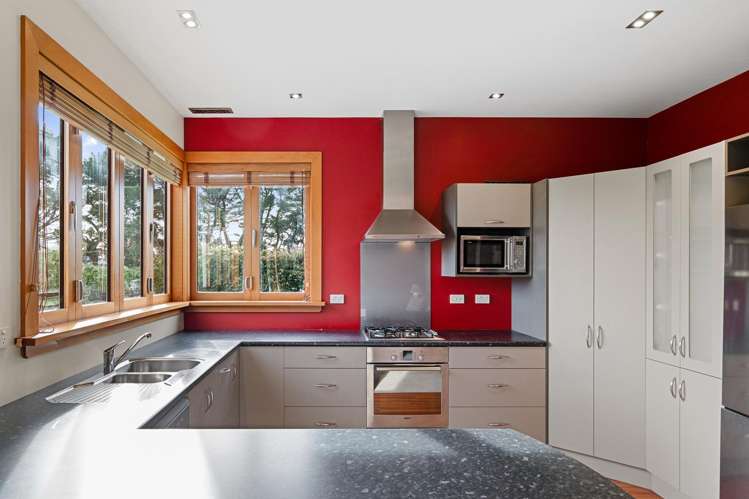 575 Waireka Road_4