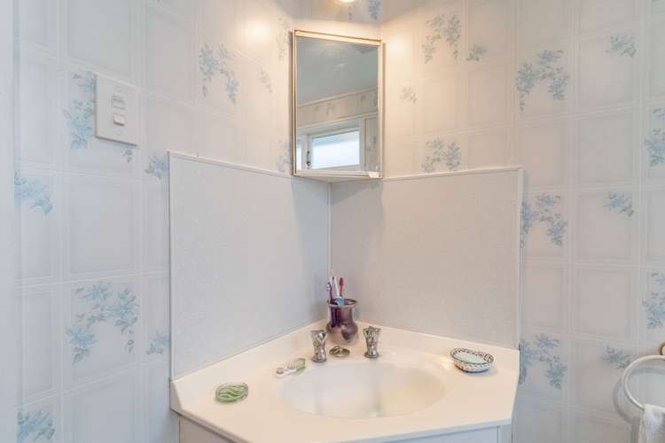 8 Albert Street Winton_13