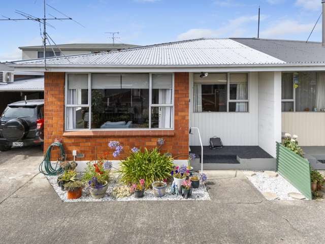 Tidy & Low-Maintenance 2-Bedroom Unit