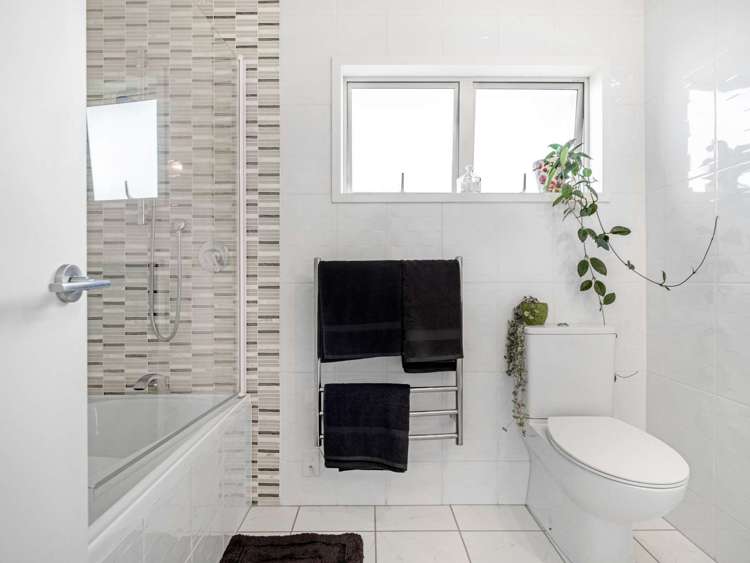 2/1 Woodside Road Massey_21