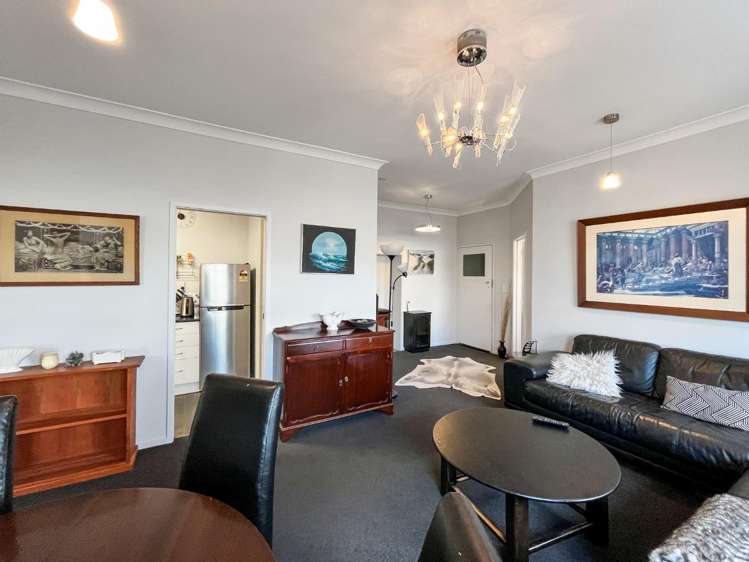 113A King Street South 10482_2