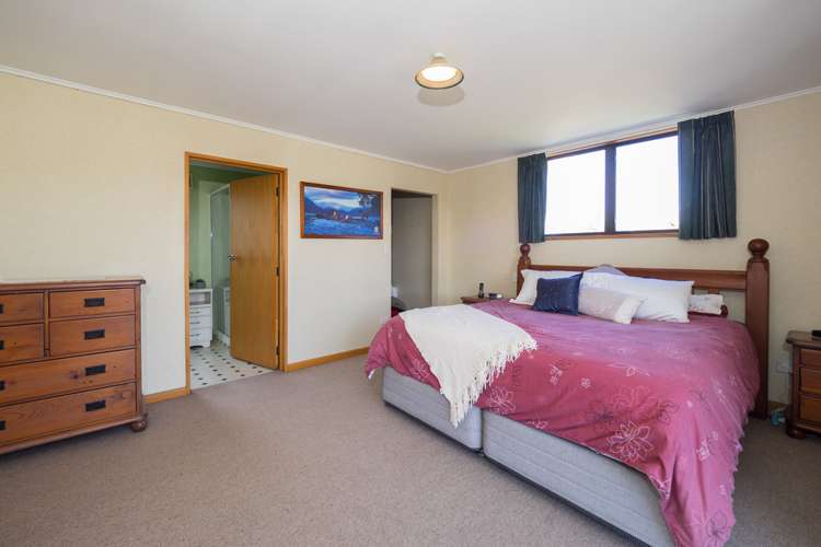 9 Queens Drive Allenton_11