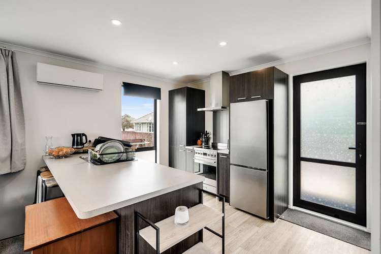 25 & 25A Paul Crescent Fairfield_15