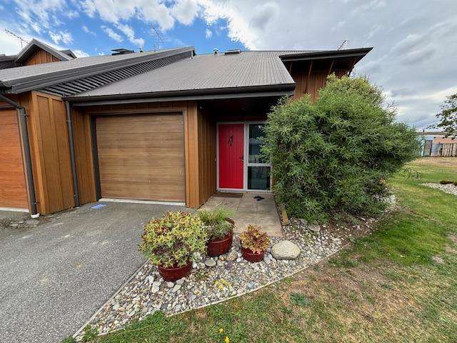 CROMWELL - THREE BEDROOMS