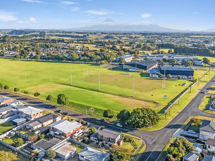 44 Park Lane Waitara_31