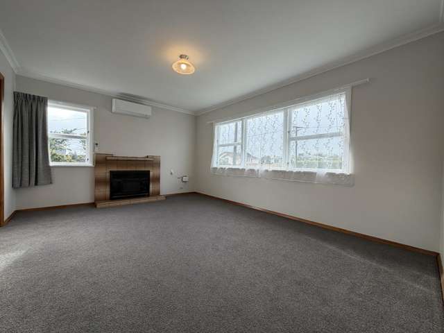 39 Parker Avenue 10516_1