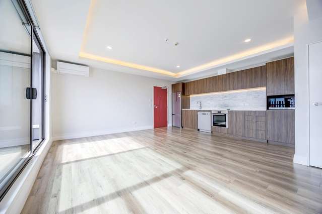 Sunlit/North 2 Bed, Carpark - All Set, Great Value