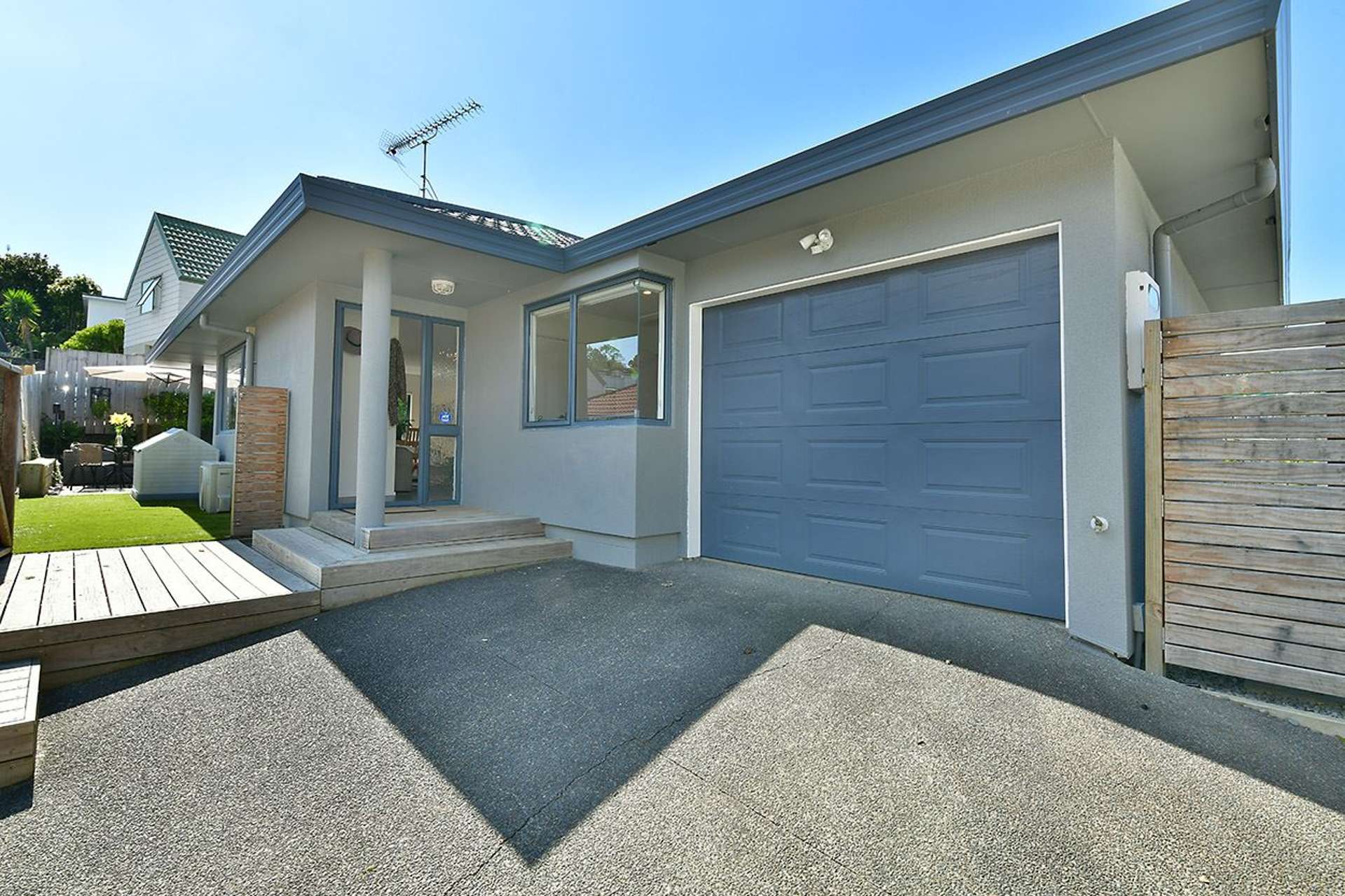 2/128 Brian Crescent Stanmore Bay_0