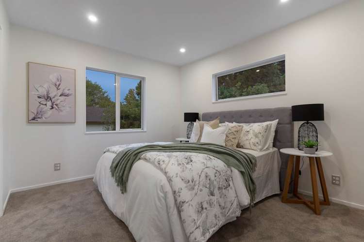 2/7 Louise Place Browns Bay_13