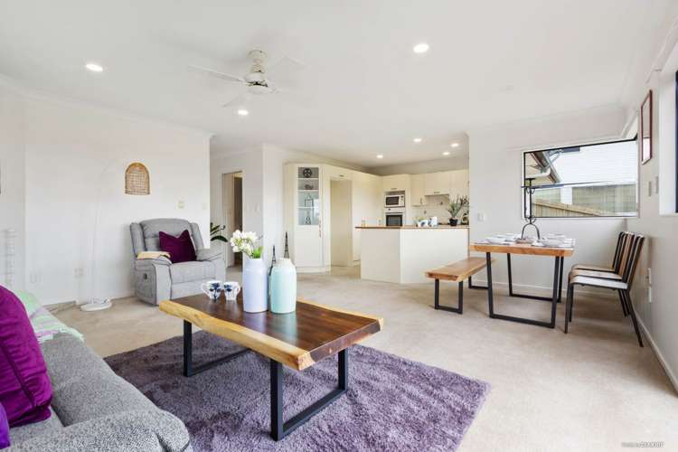 241a Royal Road Massey_9