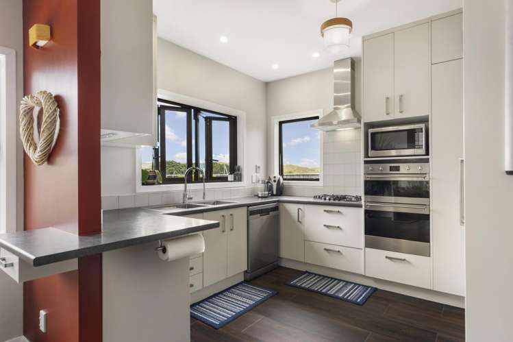 8 Carmichael Street Johnsonville_5