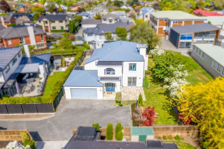 44 Chateau Drive Burnside_1