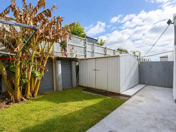 1/61 Cabourne Drive Glenview_14