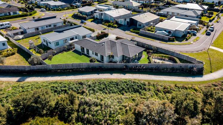 24 Marine Garden Crescent Beachlands_12