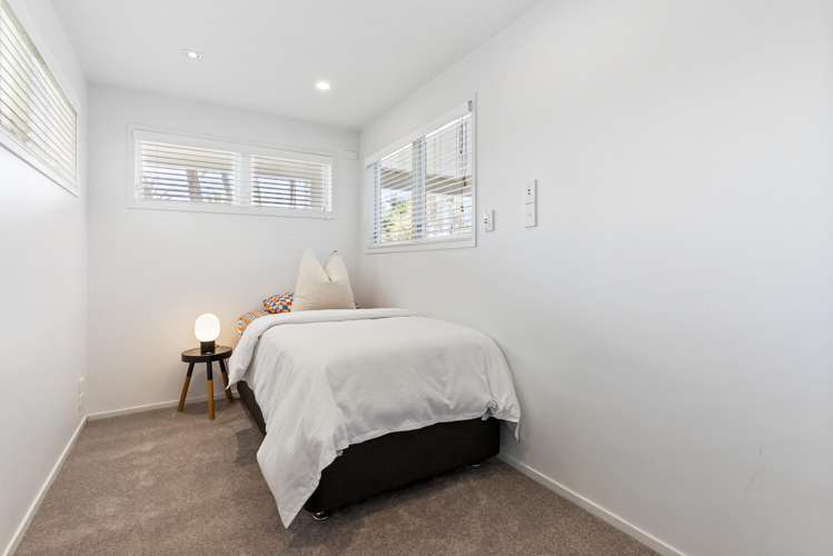 25 Imatra Place Sunnyhills_32