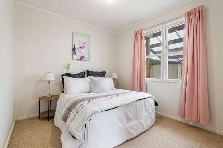 1/137 Centreway Road Orewa_13