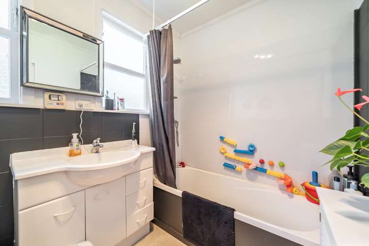 150 Waddington Drive Naenae_8