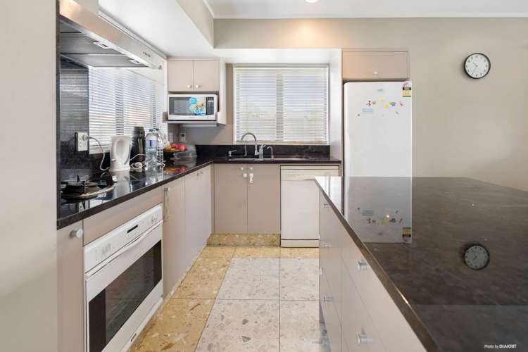 1 Eroni Clarke Close Flat Bush_5