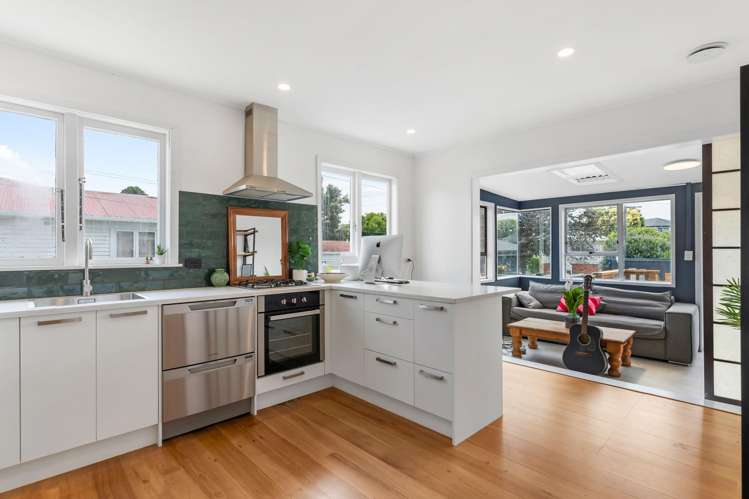 23 Reid Road New Lynn_7
