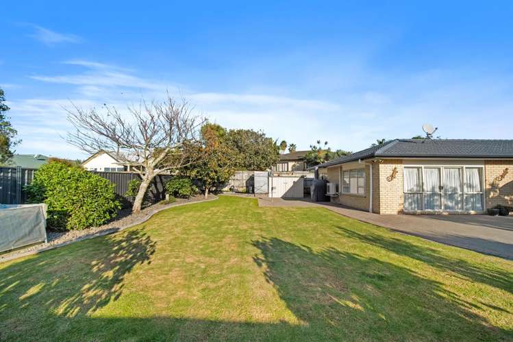 17 Flora Place Wattle Downs_40