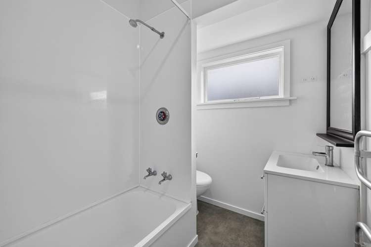 81 Wildberry Street Woolston_14