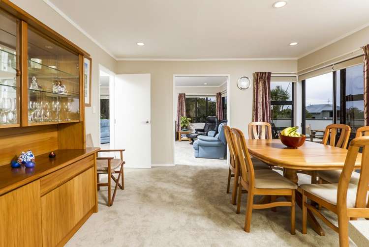 2/2 Korotaha Terrace Rothesay Bay_8