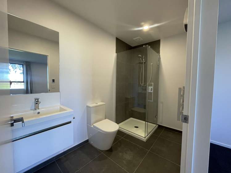15 Malaga Crescent Harewood_8