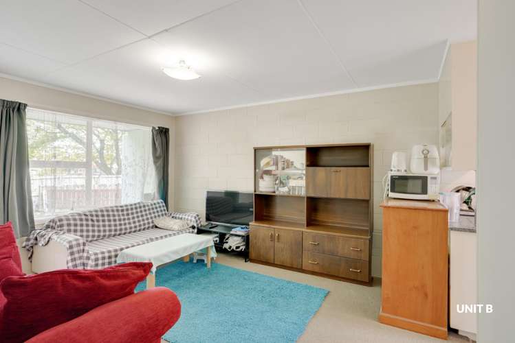 22A & B Barrie Crescent Silverdale_12