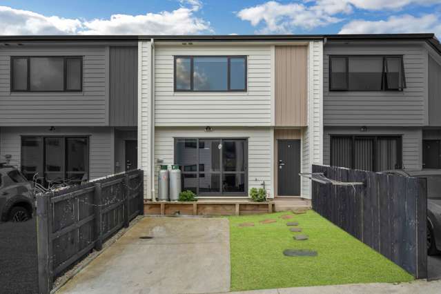 Brand-New Designer Home in Manurewa – Must Sell!