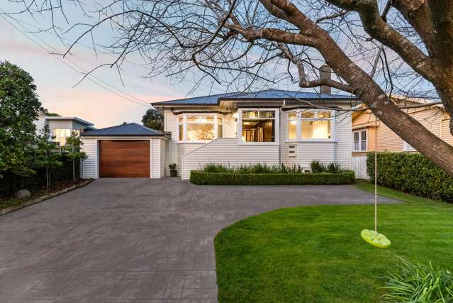 Captivating Double Bay Bungalow Charm